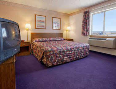 Super 8 By Wyndham Grants Hotel Exterior photo